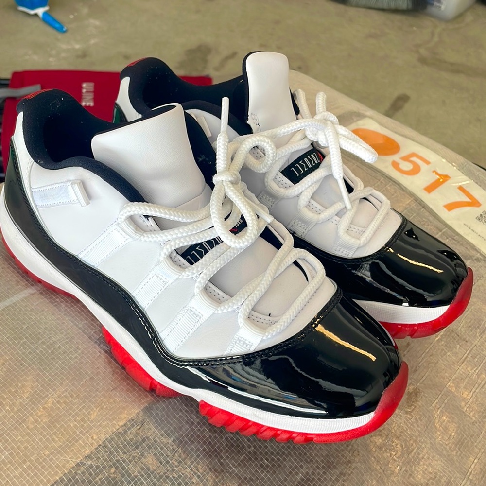 Jordan 11 Retro Low Concord (like new)